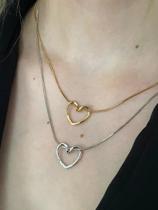 Yılan Zincir Geçmeli Kalp Kolye